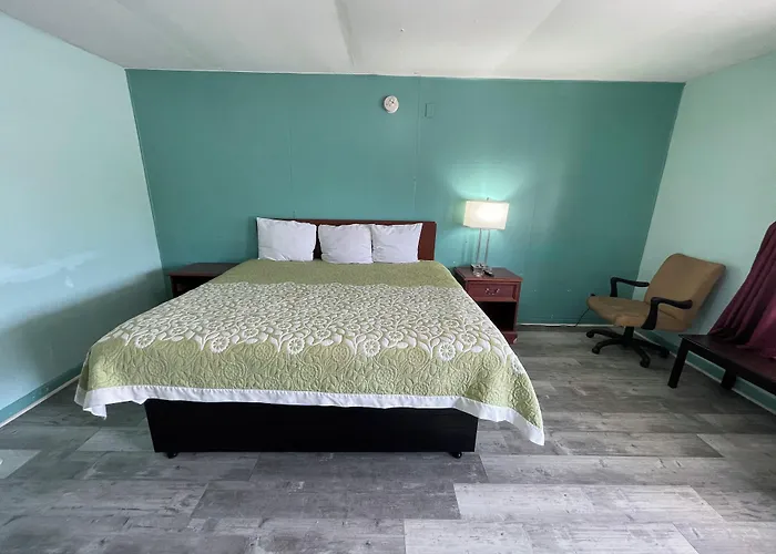 Lamplighter Inn
