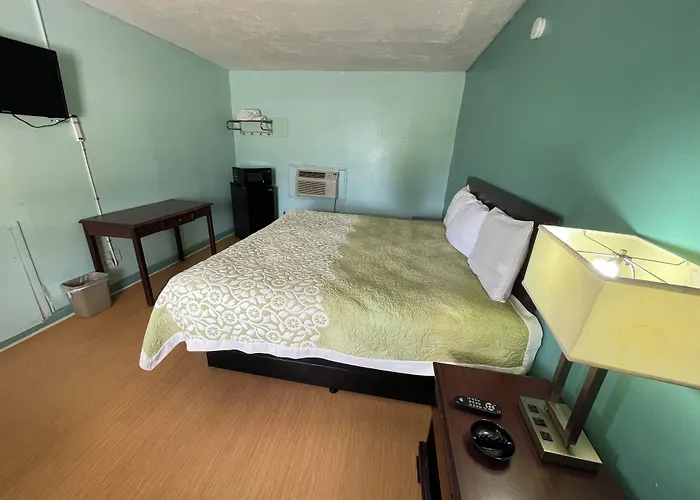 Lamplighter Inn