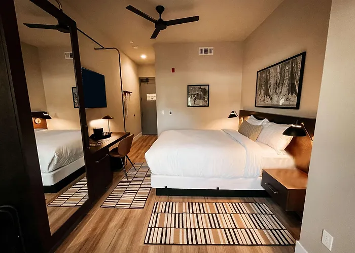 Gateway Hotel, Trademark Collection By Wyndham