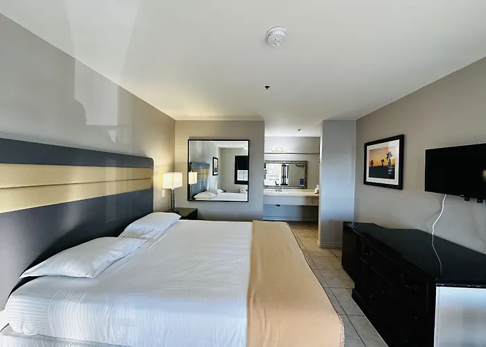 Casa Blanca Hotel - Cypress, Buena Park