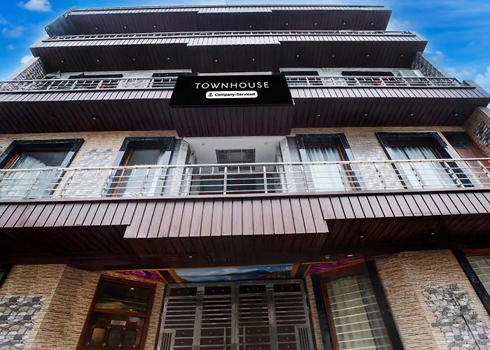 Super Townhouse By Oyo Chandigarh Near Pec-Pgi-Pu Formerly Hotel Paradise