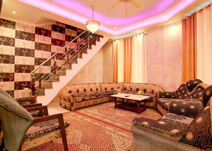 Super Townhouse By Oyo Chandigarh Near Pec-Pgi-Pu Formerly Hotel Paradise