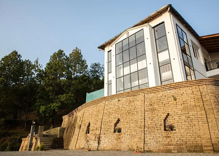 Spellmount - Himalayan View Infinity Pool Resort In Kausani