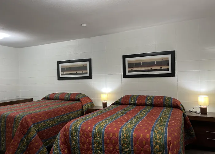 Driftwood Inn And Lodge By The Lake