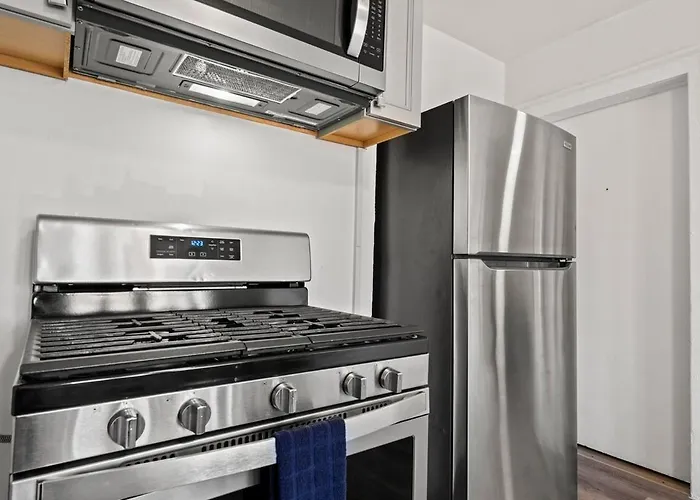 Downtown Hartford 2Br Family Pet Friendly