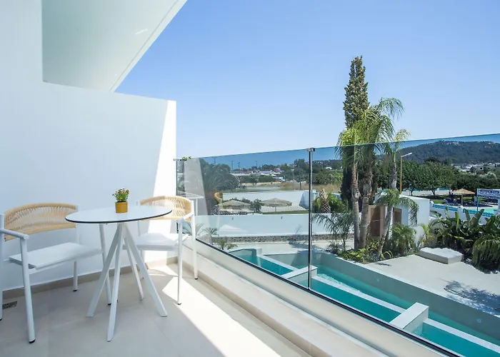 Vanik Suites