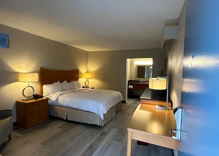 Lanett Inn