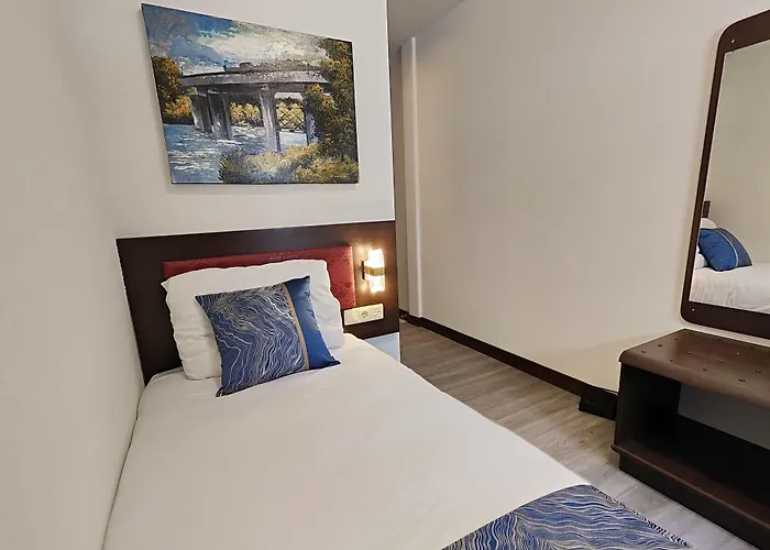Cn-Hotel