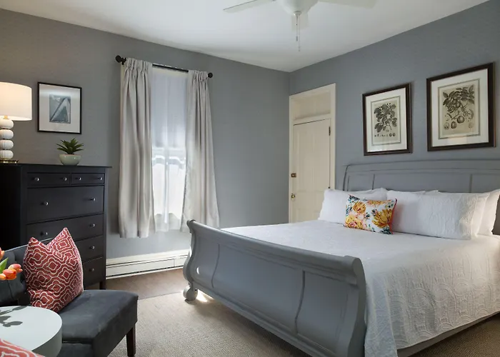 The Carroll Villa Hotel