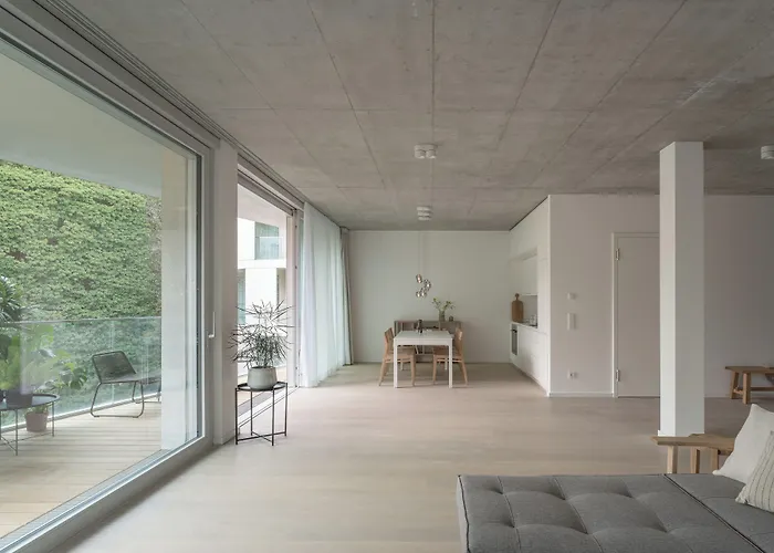 Carlotta Apartments