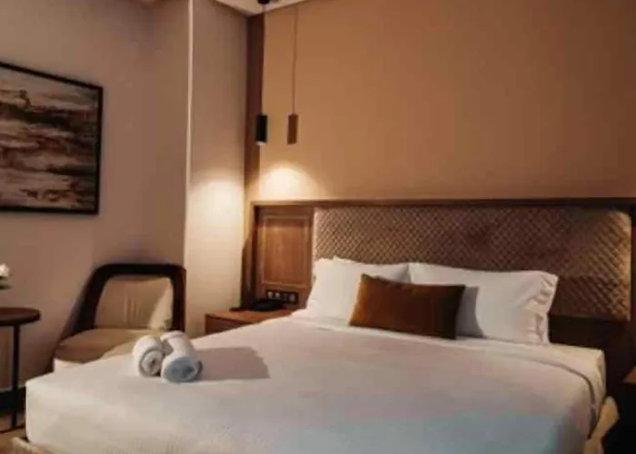 City Hotel By Waves