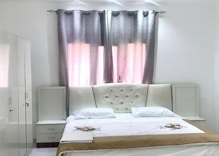 Oyo 157 Dream Barka Hotel
