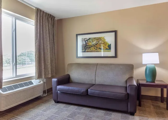 Relax Suites Extended Stay - La Mirada