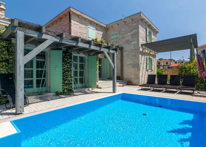 Villa Zelda Comfortable Holiday Residence