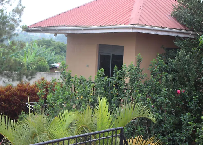 Montane Safaris Hotel
