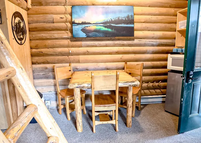 Experience Montana Cabins - Cowboy #5