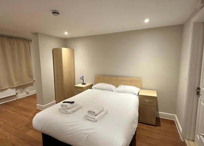 Oyo Cavendish Annexe