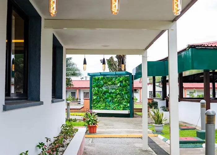 Heliconia Park Hotel And Golf Resort