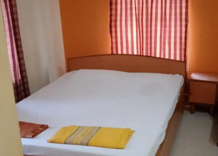 Hotel Santiniketan