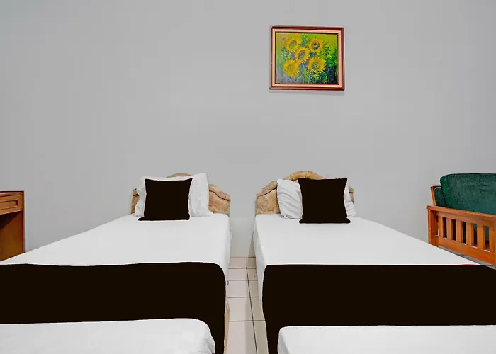 Oyo 94802 Hotel Prima