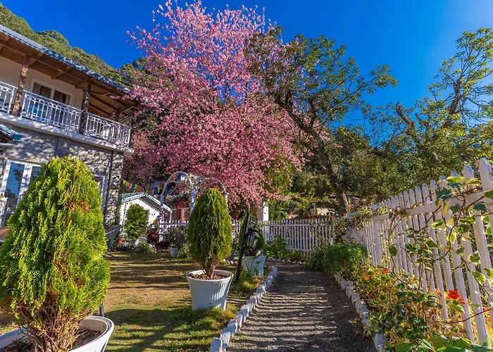 Casa De Bello, Nainital, Near Kainchi Dham