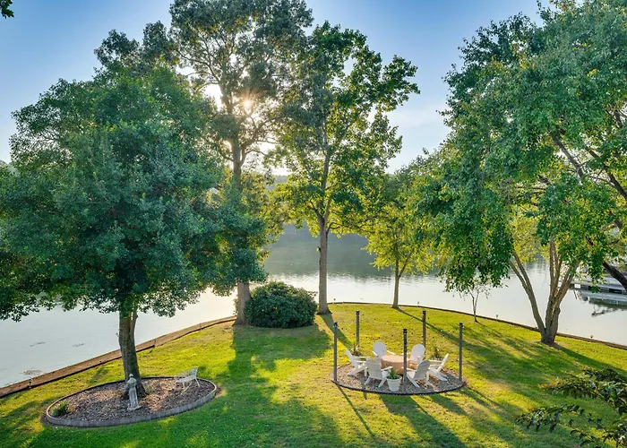 Breathtaking Lake Views And Sunsets On Badin Lake!