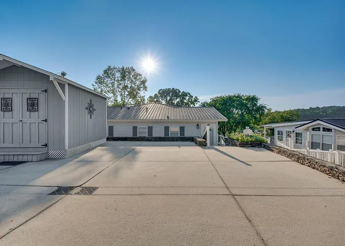 Breathtaking Lake Views And Sunsets On Badin Lake!