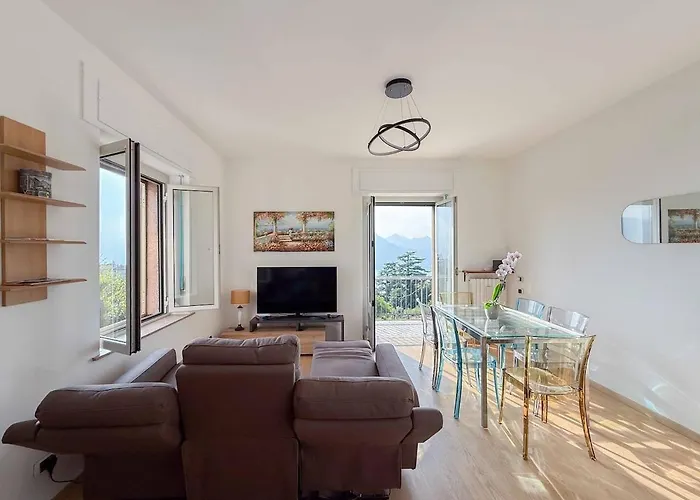 Spacious & Modern, Short Drive To Lake & Mountain
