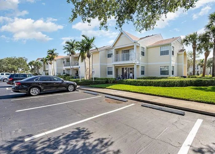 Serene Zen King Bed Condo - Half Mile From Beach