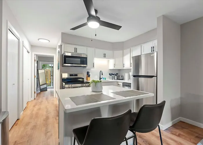 Willy St Apt Pets And Parking Free - Fully Furnished
