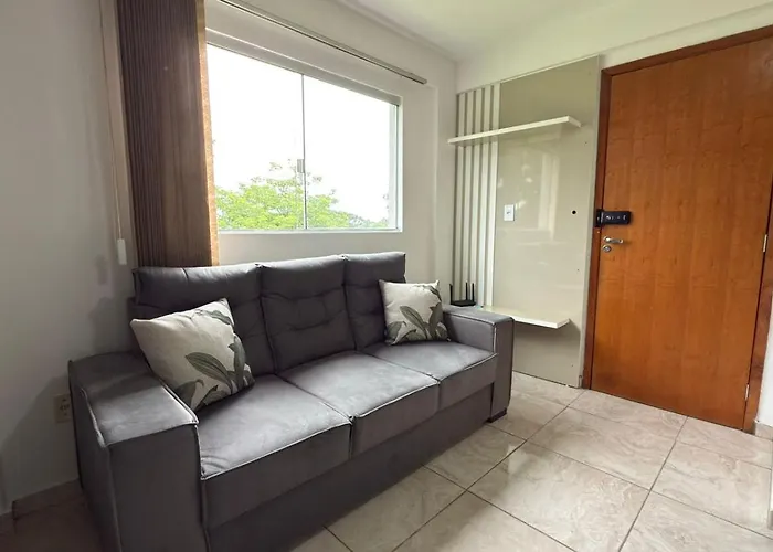 Flat funcional e moderno em Uvaranas-com elevador