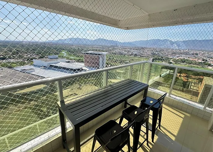 Incrível cobertura para família com 2 quartos e ar