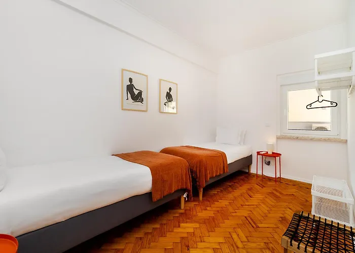 Whome Peaceful Alges Family Home Away From City Noise
