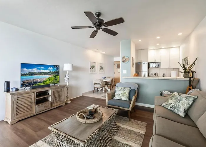 Kulakane 212- Oceanfront Condo, Coastal Vibes, Island Views