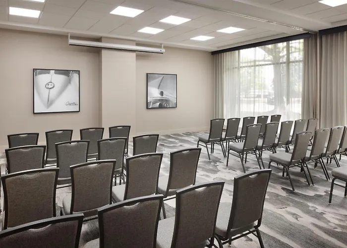 Embassy Suites By Hilton Detroit Troy Auburn Hills