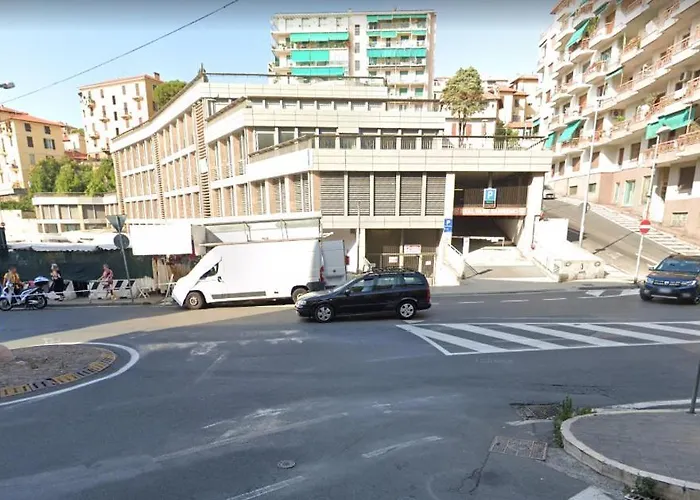 Mansarda Luminosa In Centro A Sanremo