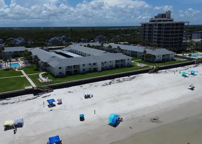 Beachside Serenity Private Balcony With Ocean View, Heated Pool, Bbq, King Bed