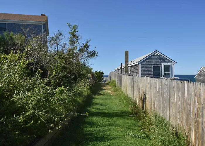 12217 - Beautiful Views Of Cape Cod Bay Access To Private Beach Easy Access To P-Town