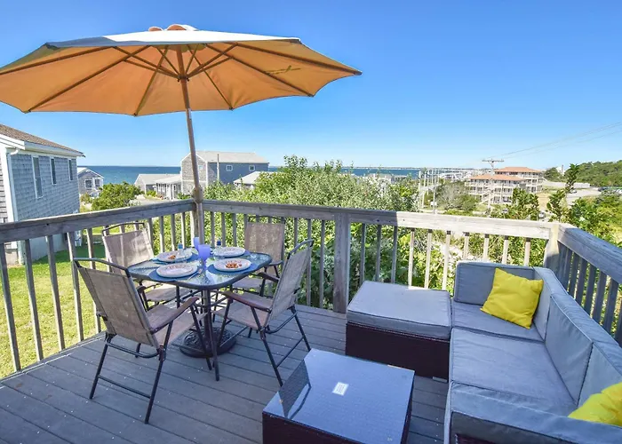 12218 - Beautiful Views Of Cape Cod Bay Access To Private Beach Easy Access To P-Town