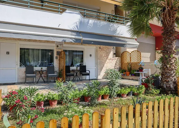 Billy'S Luxury Suites In Kriopigi