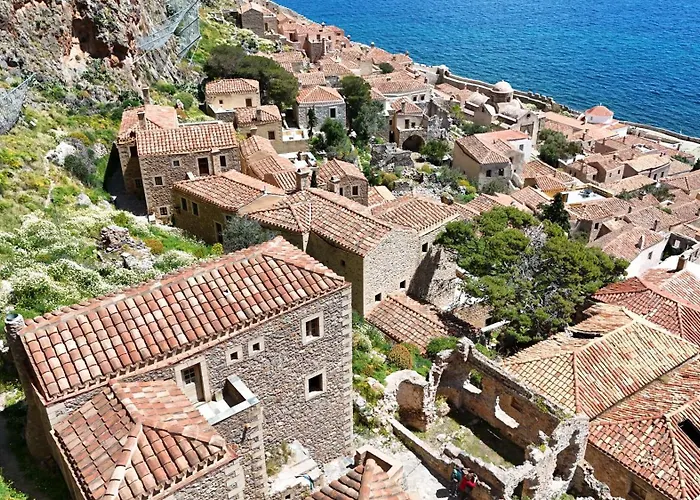 Monolithos Inn