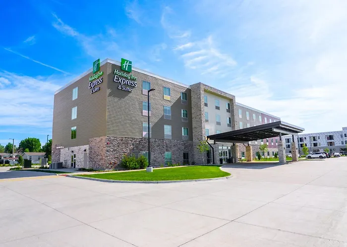 Holiday Inn Express & Suites Cedar Rapids Ne - Marion By Ihg