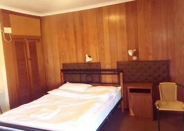 Meekatharra Hotel Accommodation With Food Option