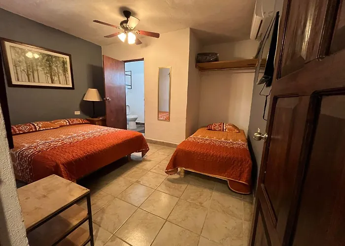 Hotel 305