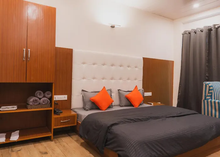 Hotel Morainic Hills Mall Road Bhagsunag