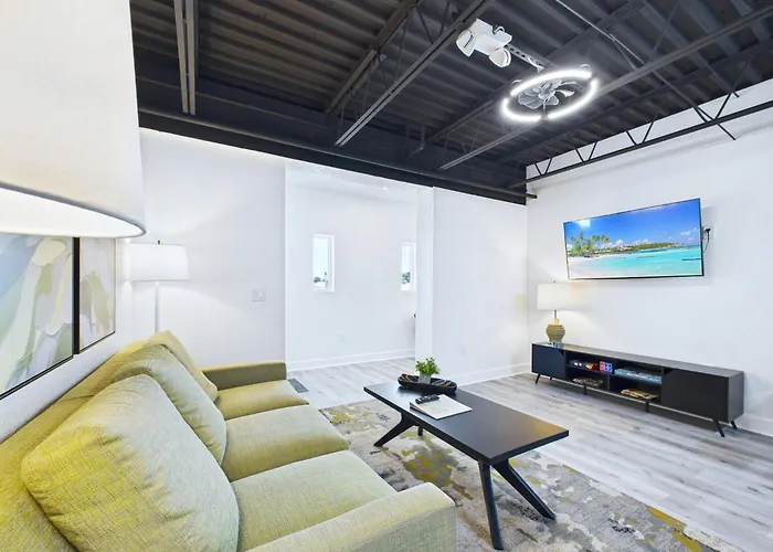 Chic Loft Retreat Near Port Canaveral -Unit 202