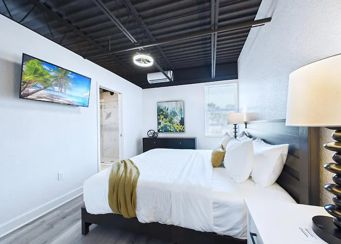 Modern Loft W Launch Views Near Beach -Unit 208