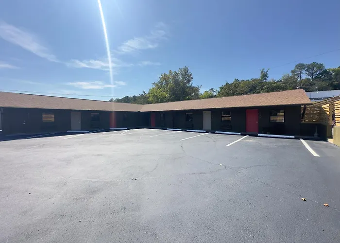 Woodland Parkview Motel