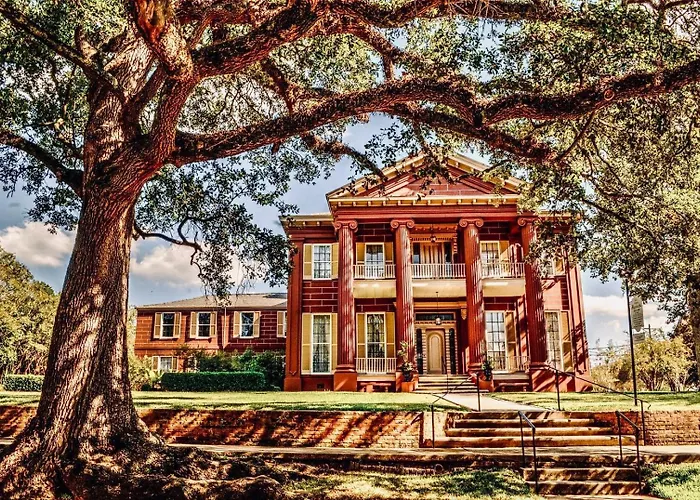 Magnolia Hall - The Britton Suite - King Suite