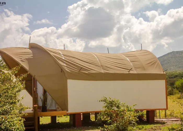 Hotel White Sandcastle Mara Lodge